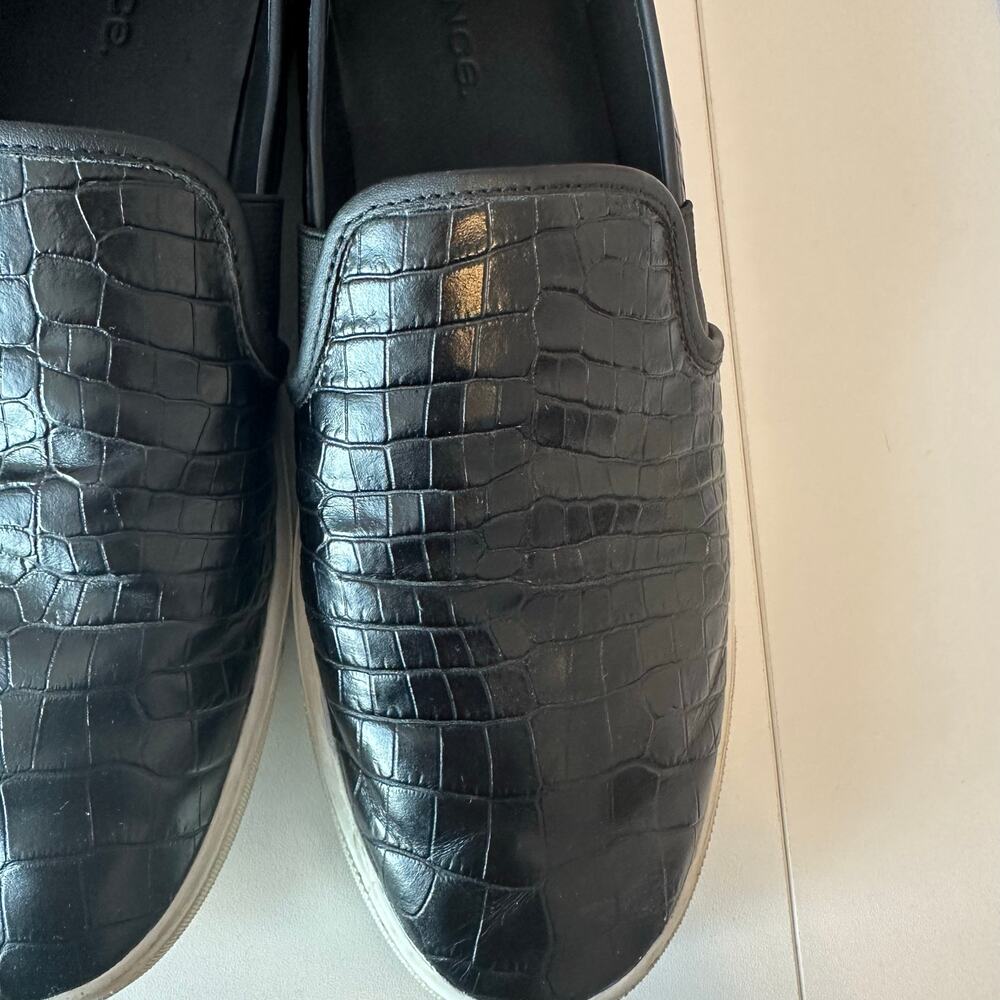 Vince Preston Croc-Embossed Leather Slip-On Sneakers Size 8.5 Black Casual - Picture 10 of 10